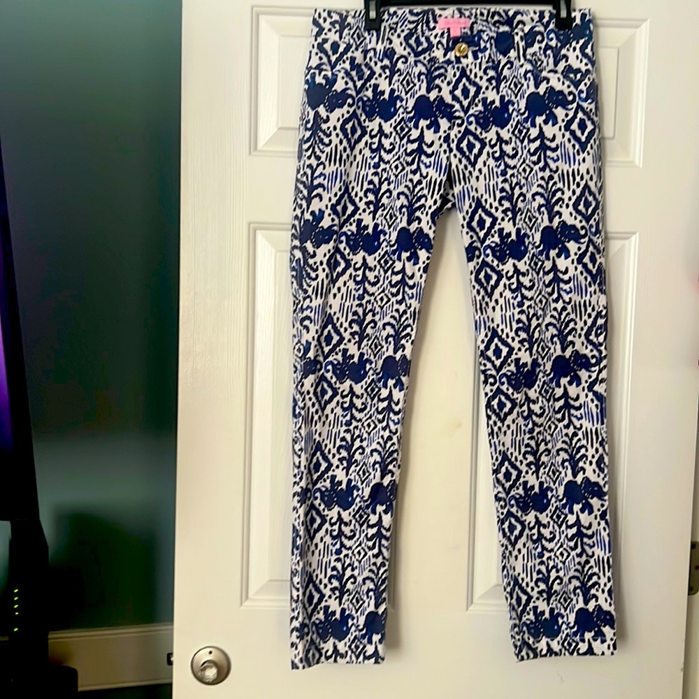 Cute!! 🐘 
Lilly Pulitzer 6 Bright Navy Tons Of Fun Elephants Callahan Chino